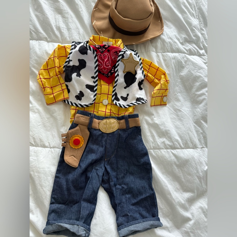 COPY - Official Disney Toy Story Woody Baby Costume 6-12 Months